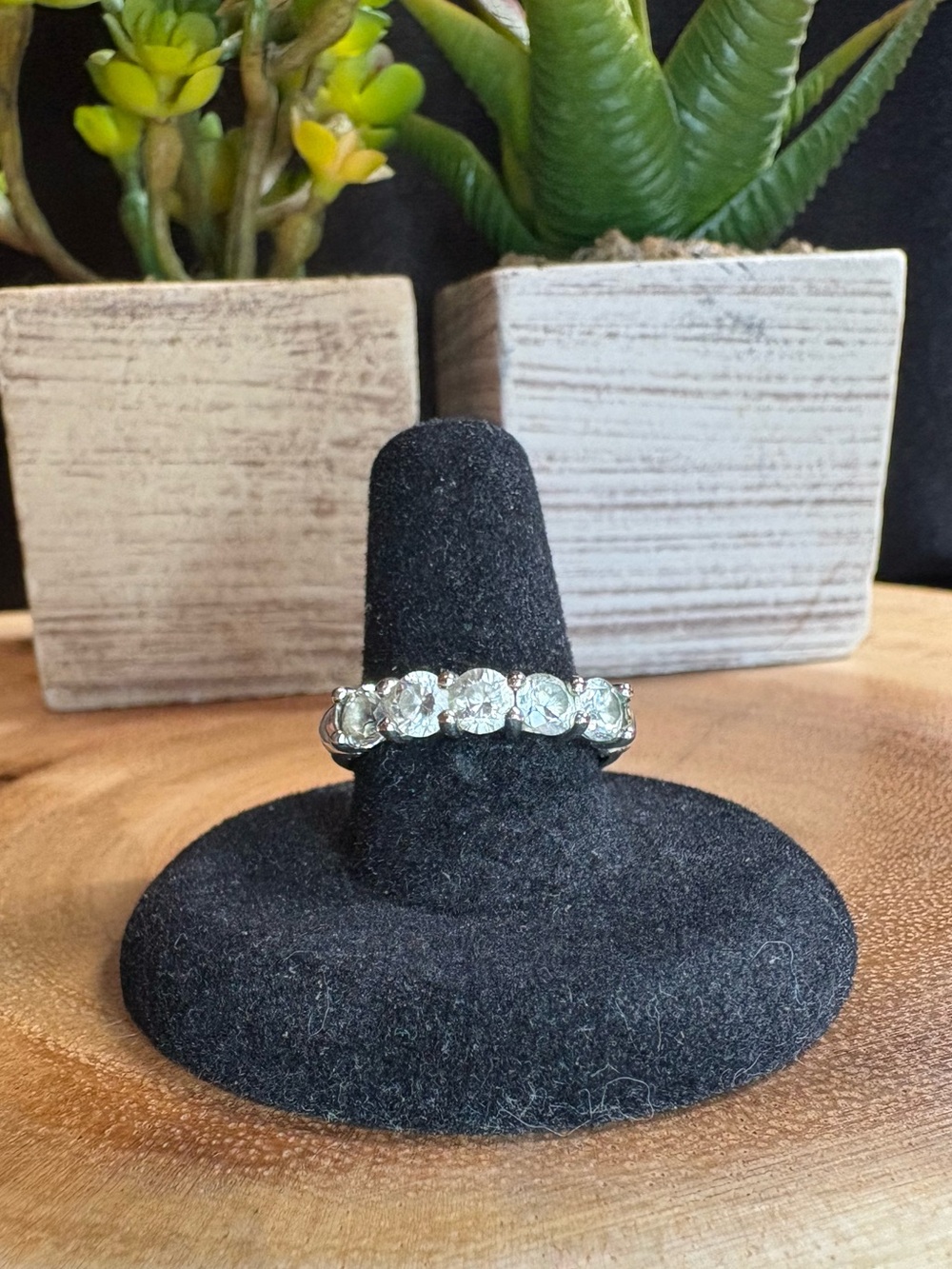 Vintage Silver-Tone Five-Stone Ring 💍